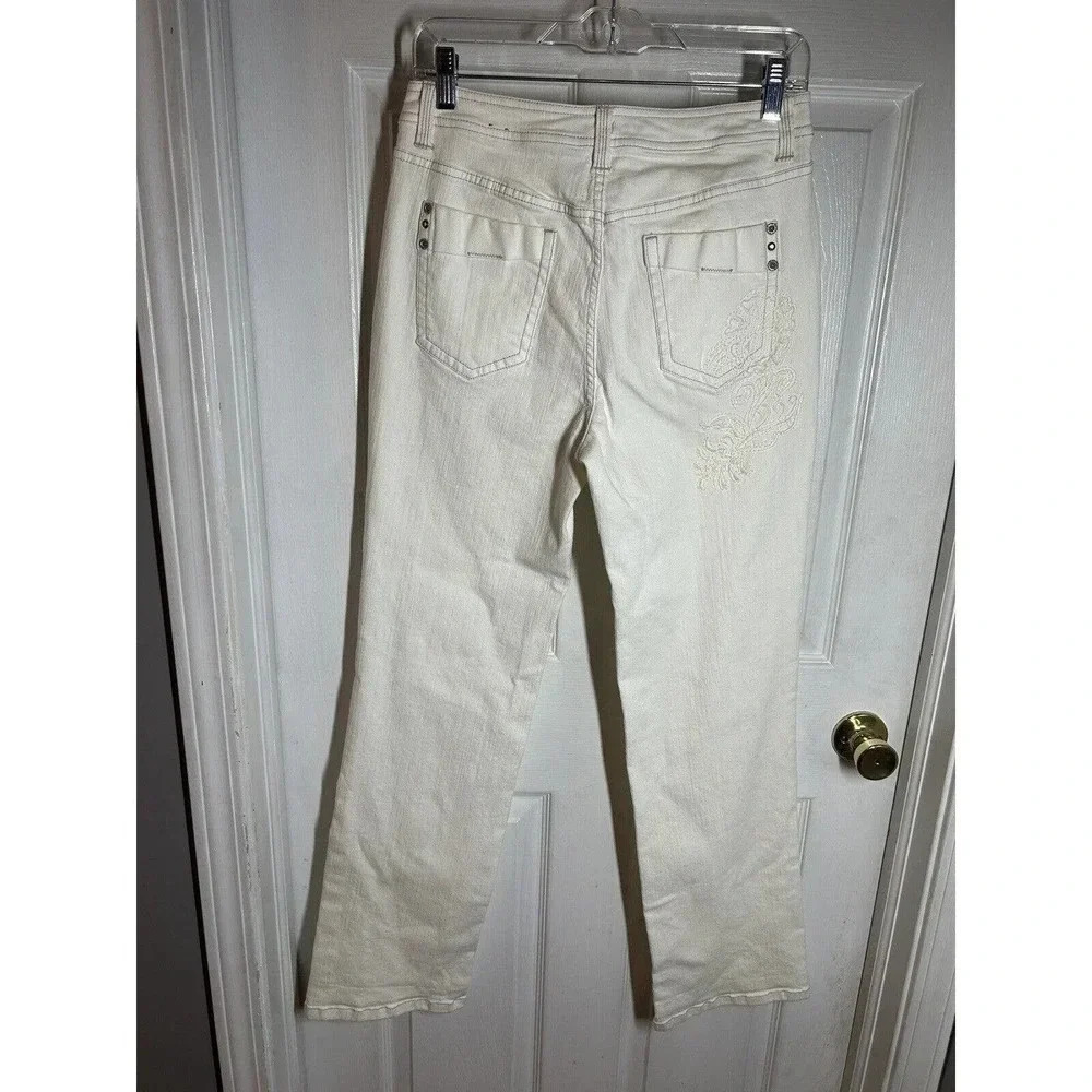 Chico’s Women’s Embroidered Straight Leg Jeans Size 0.5(6)